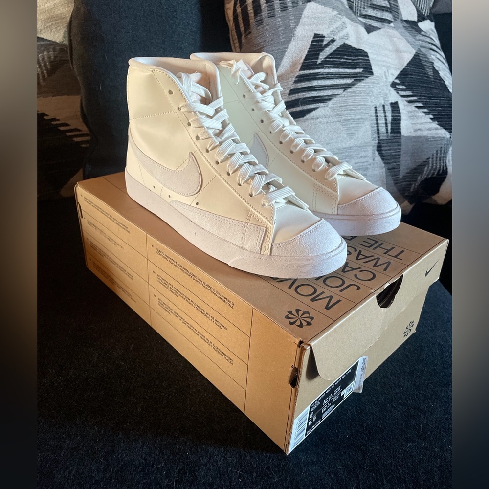 Women’s Nike Blazer
